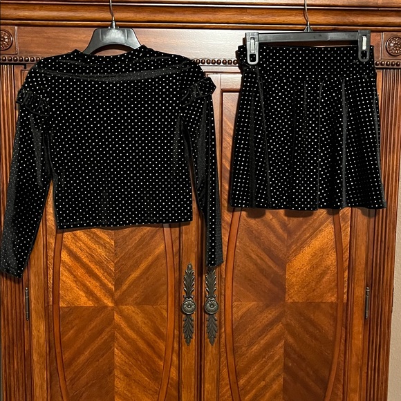 btween Black ‘Velvet Like’ Girl’s Skirt Set with Gold Polka Dots - Picture 8 of 8
